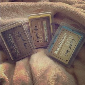 Hand poured soy bean melts